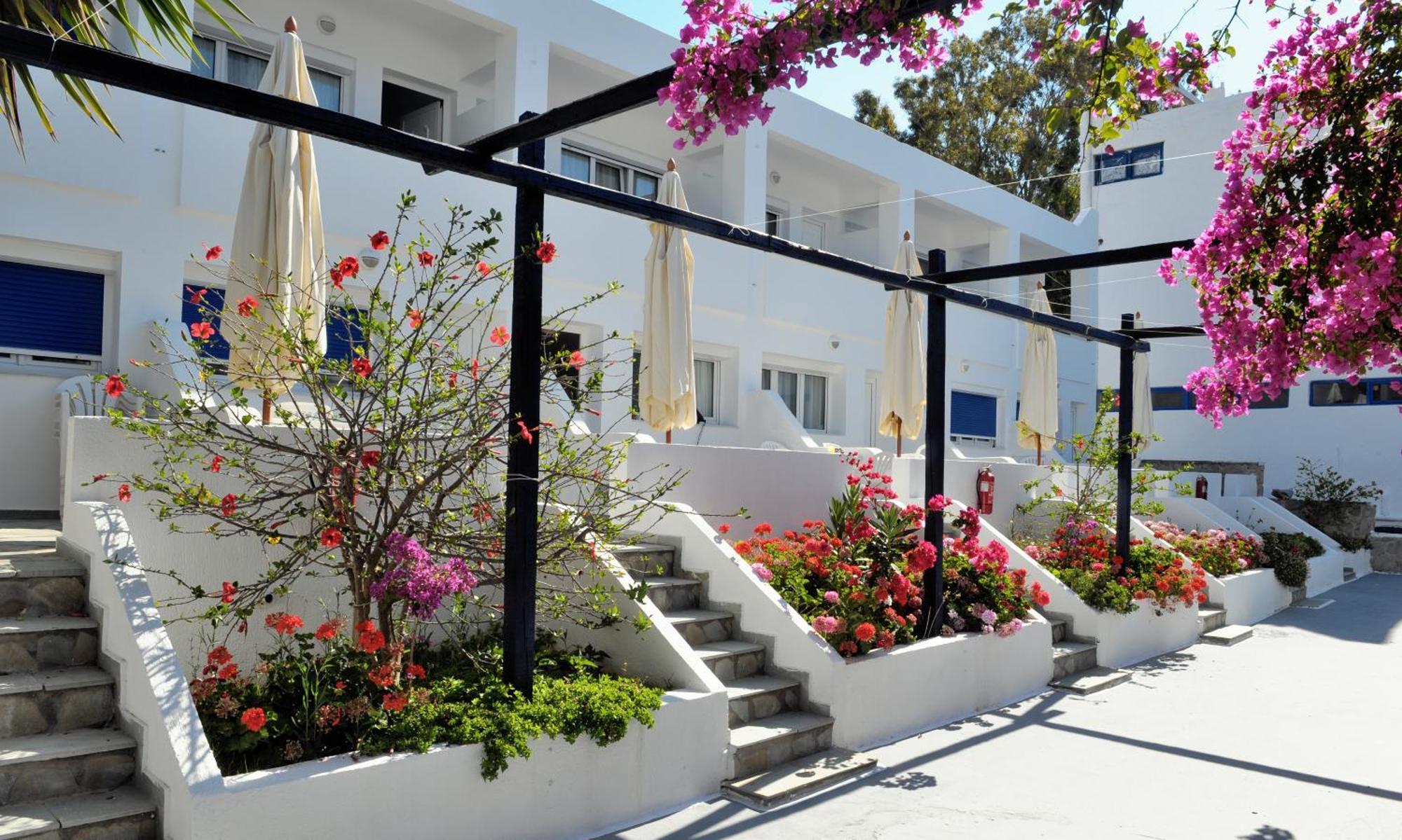 Lagada Beach Hotel Adámasz Kültér fotó