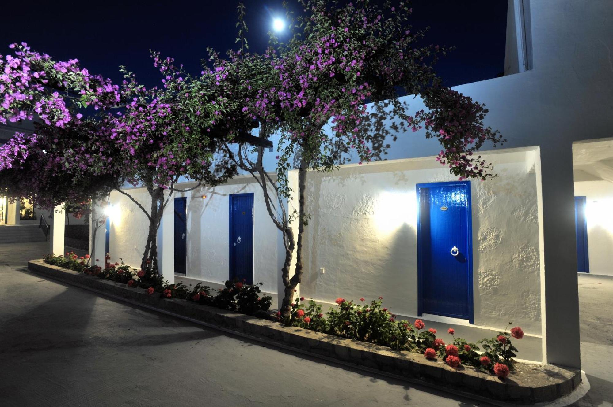 Lagada Beach Hotel Adámasz Kültér fotó